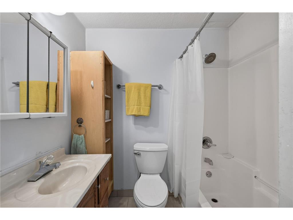 828 Englewood Avenue Saint Paul MN 55104 7102997 image10