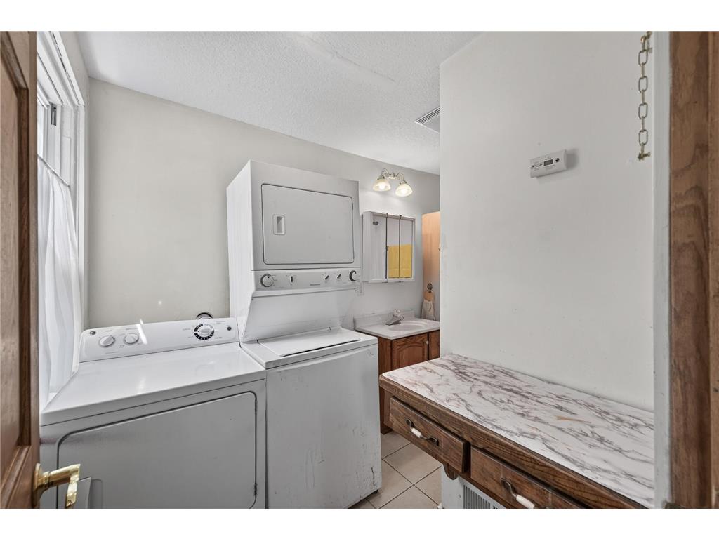 828 Englewood Avenue Saint Paul MN 55104 7102997 image11