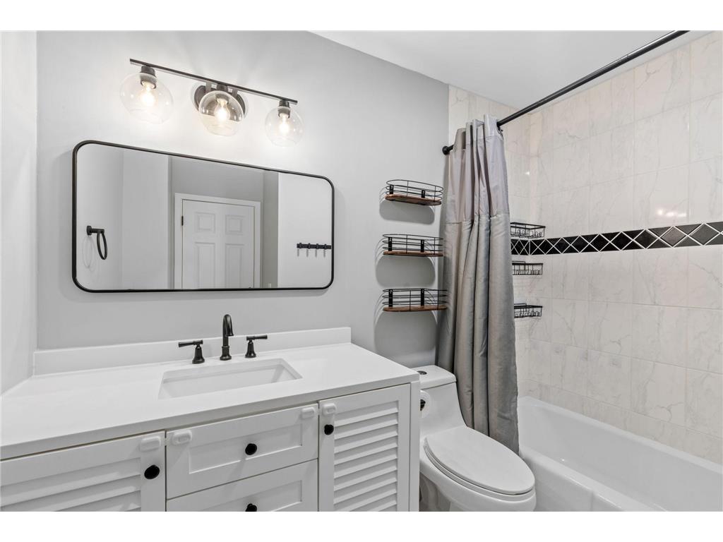 828 Sherwood Road Shoreview MN 55126 7084482 image28