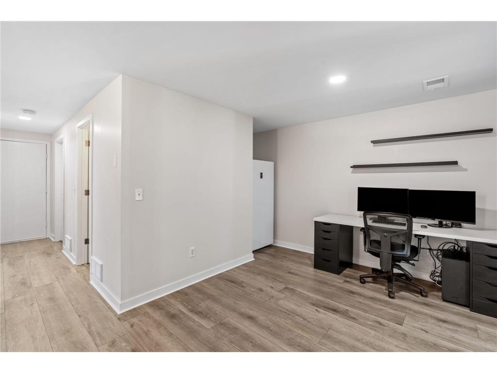 828 Sherwood Road Shoreview MN 55126 7084482 image40