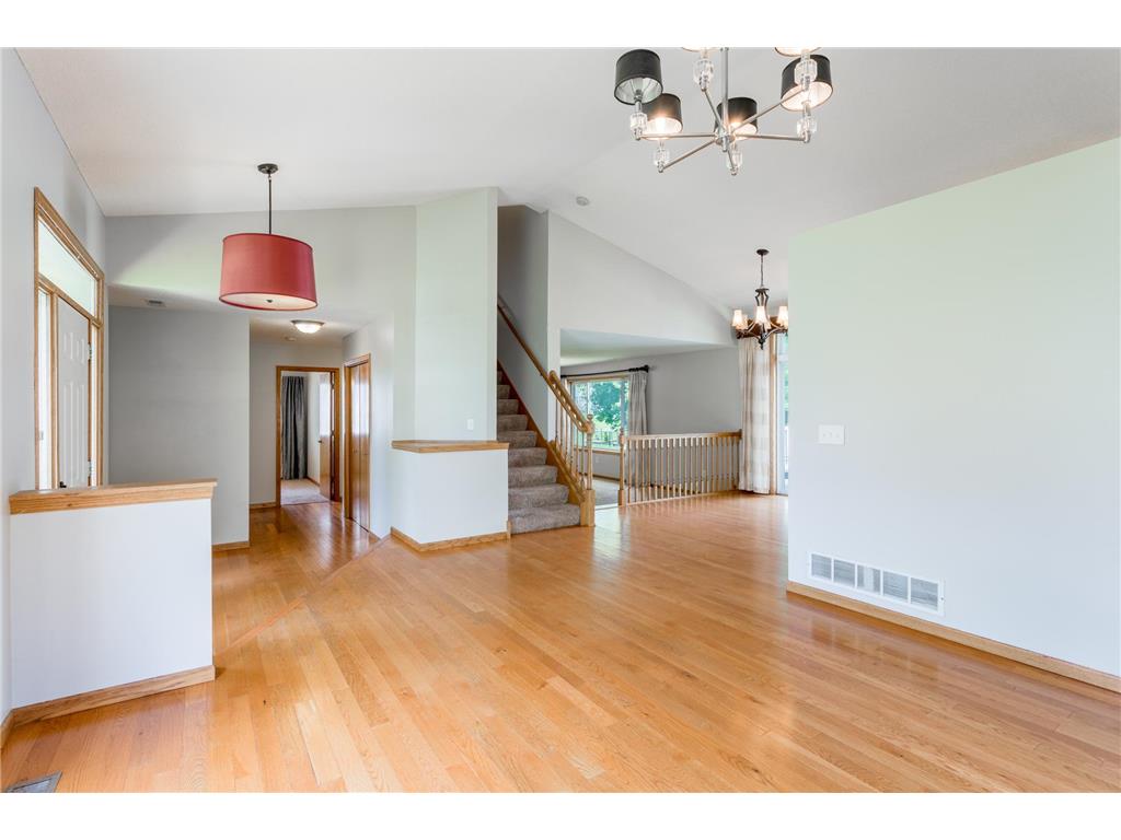 8284 Ashford Road Woodbury MN 55125 7099740 image19