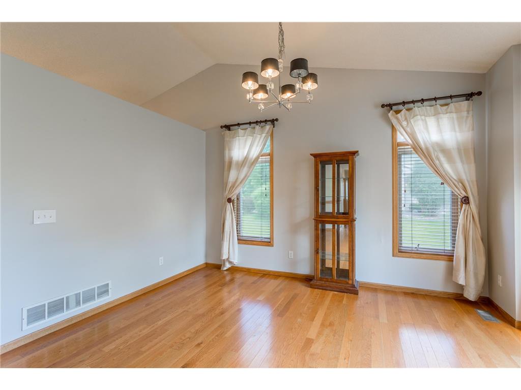 8284 Ashford Road Woodbury MN 55125 7099740 image22