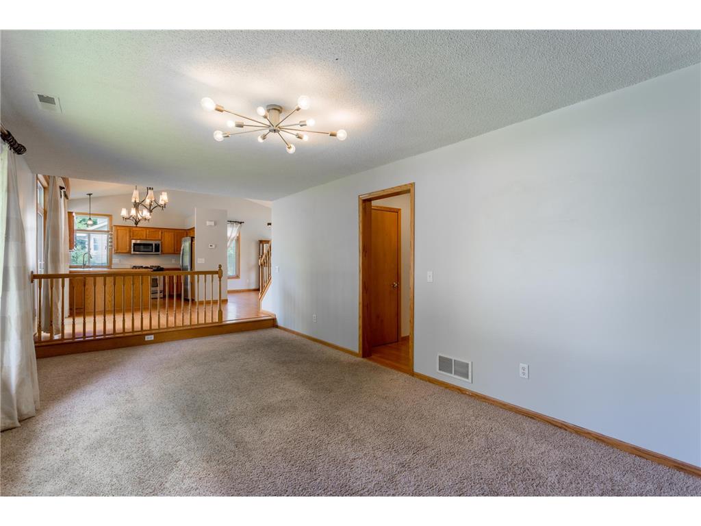 8284 Ashford Road Woodbury MN 55125 7099740 image32