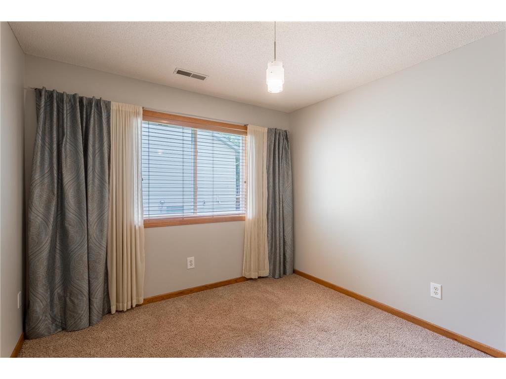 8284 Ashford Road Woodbury MN 55125 7099740 image35