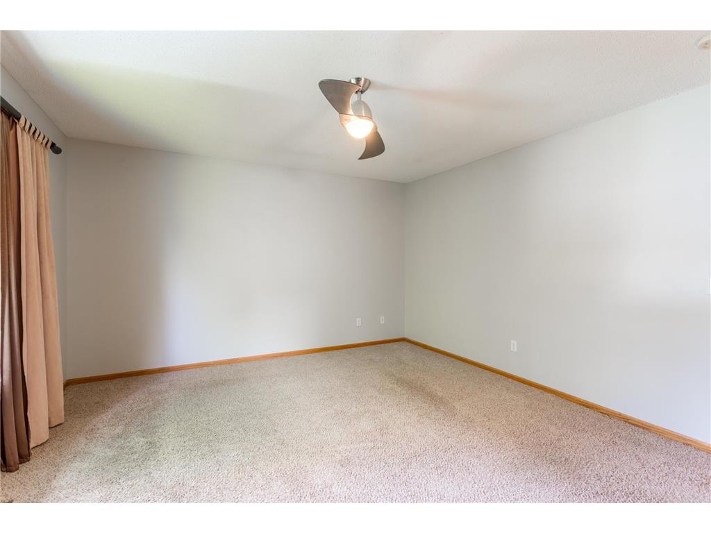 8284 Ashford Road Woodbury MN 55125 7099740 image42