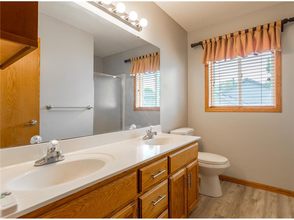 8284 Ashford Road Woodbury MN 55125 7099740 image43