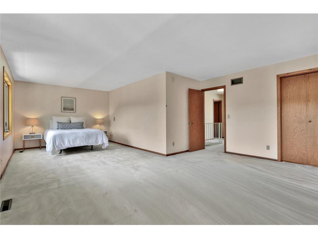 8286 Kingslee Road Bloomington MN 55438 7087895 image20