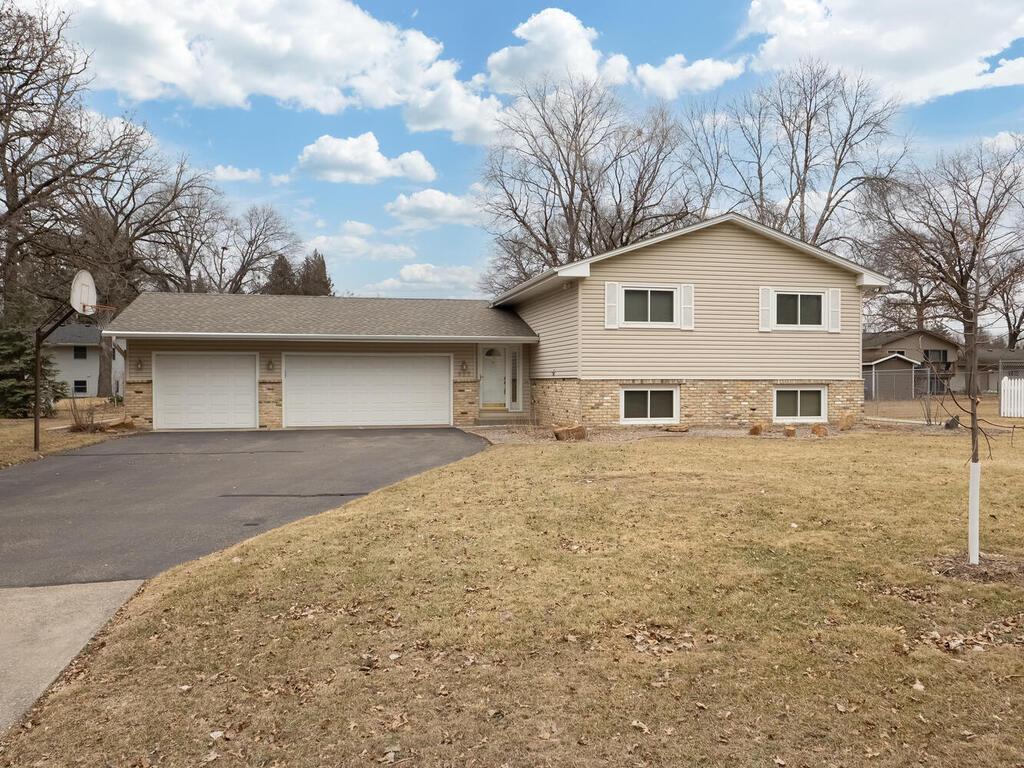 829 86th Avenue NW Coon Rapids MN 55433 6677481 image1