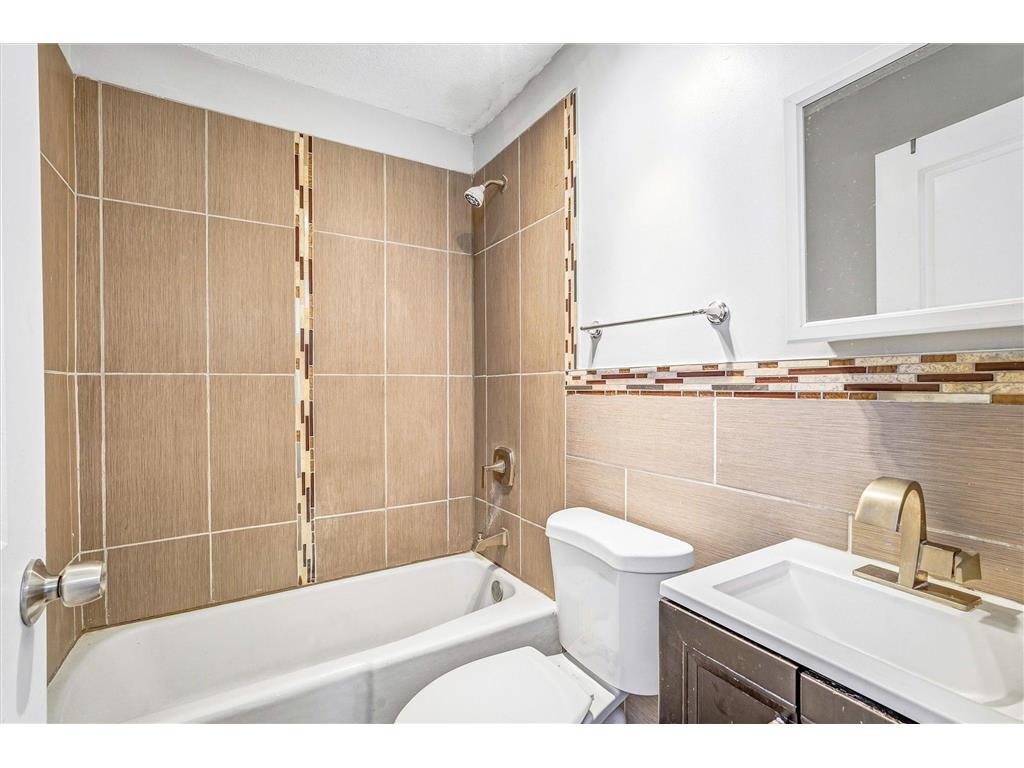 829 Lawson Avenue E Saint Paul MN 55106 7002185 image24