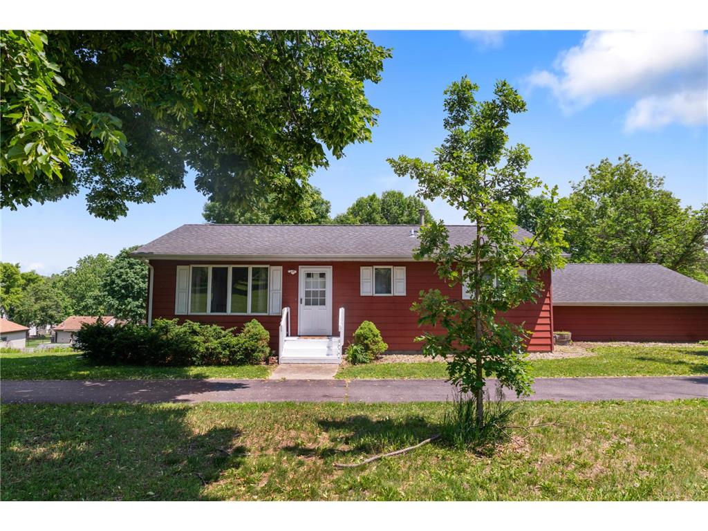 829 Madison Street Saint Peter MN 56082 6728135 image1