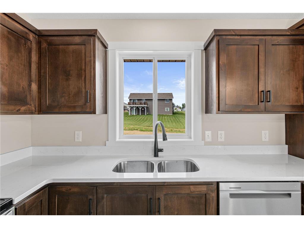 829 N Grant Street Ellsworth WI 54011 7094395 image16
