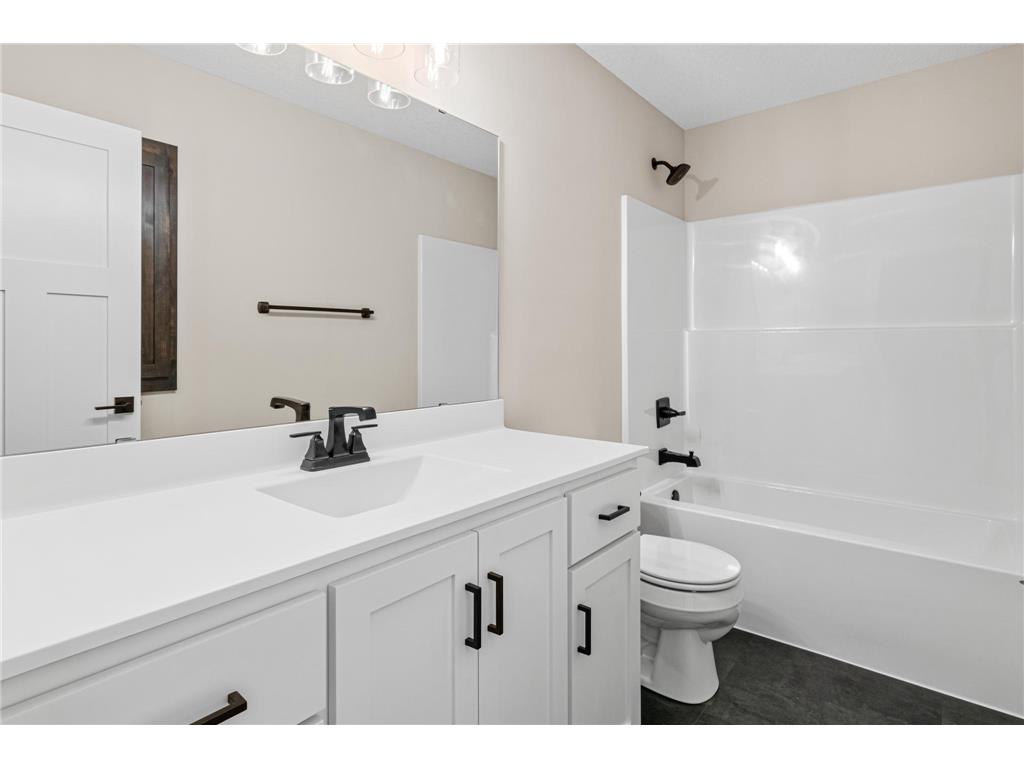 829 N Grant Street Ellsworth WI 54011 7094395 image27