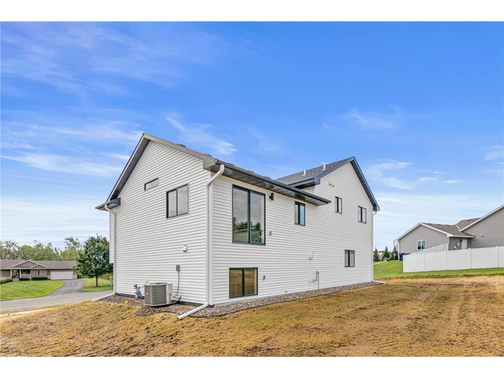 829 N Grant Street Ellsworth WI 54011 7094395 image29