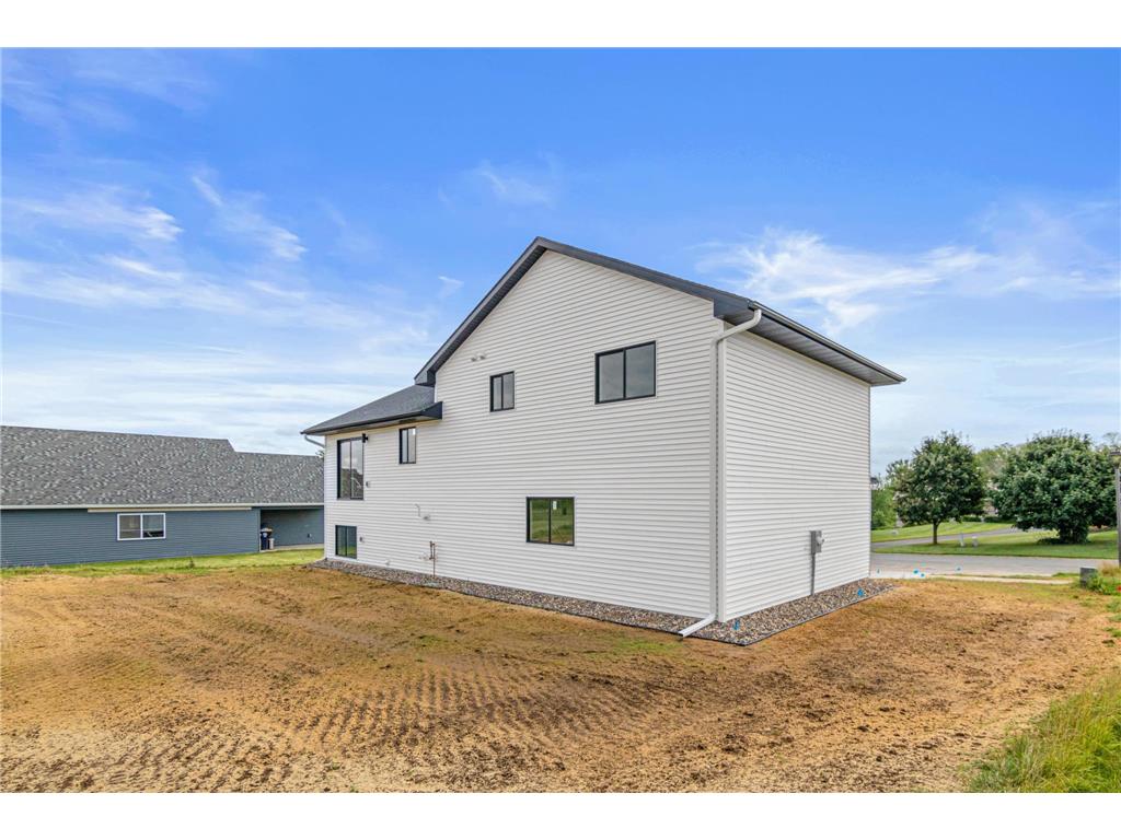 829 N Grant Street Ellsworth WI 54011 7094395 image31