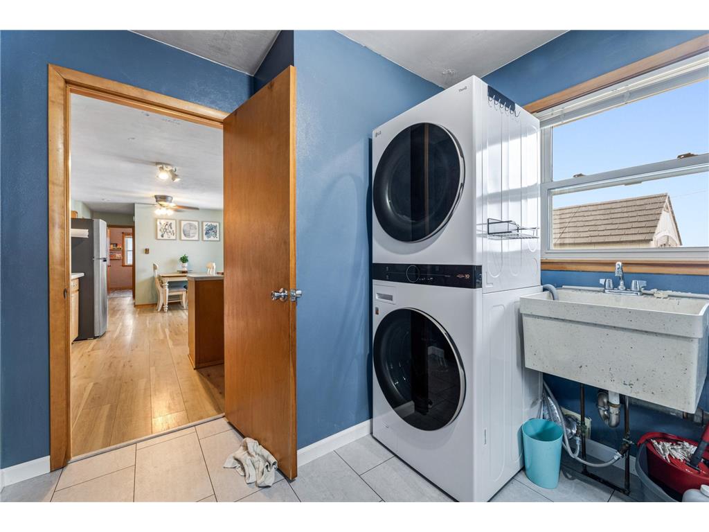 829 S Hill Street Fountain City WI 54629 7013474 image15