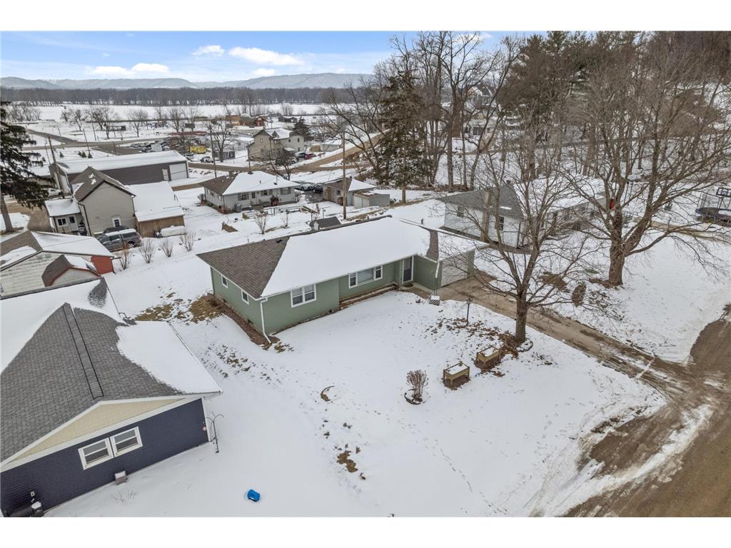 829 S Hill Street Fountain City WI 54629 7013474 image20