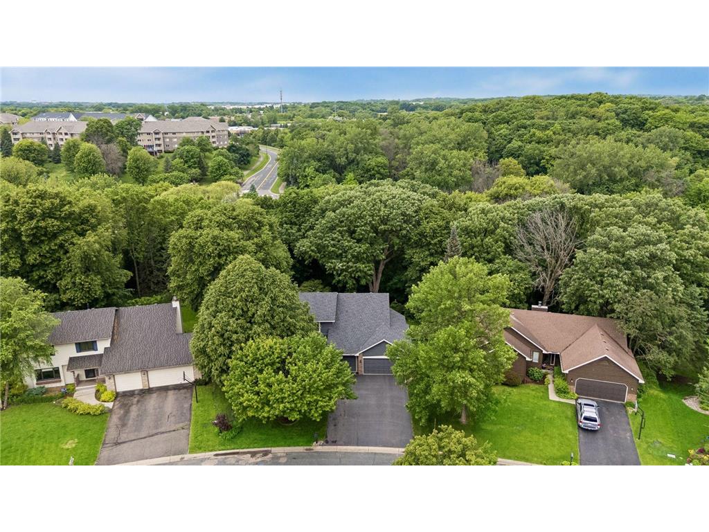 8290 W Lake Court Chanhassen MN 55317 7059576 image32