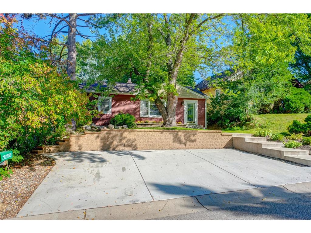 83 Dahlia Street Mahtomedi MN 55115 - White Bear 6797213 image1