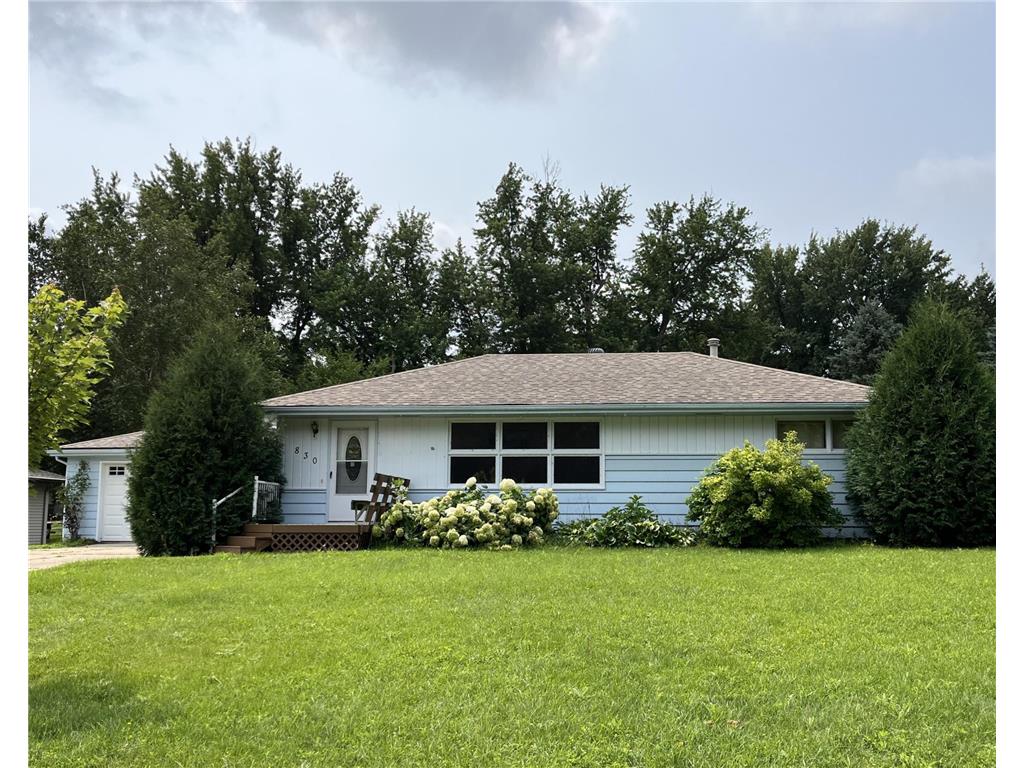 830 Des Moines Drive Windom MN 56101 6575015 image1