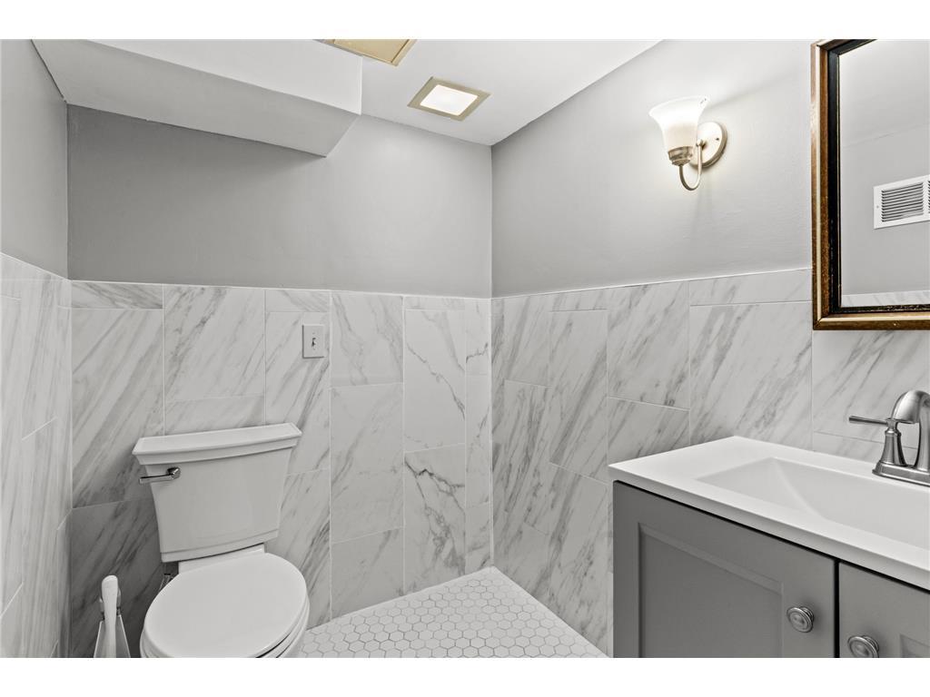 8300 16th Avenue S Bloomington MN 55425 7087494 image33