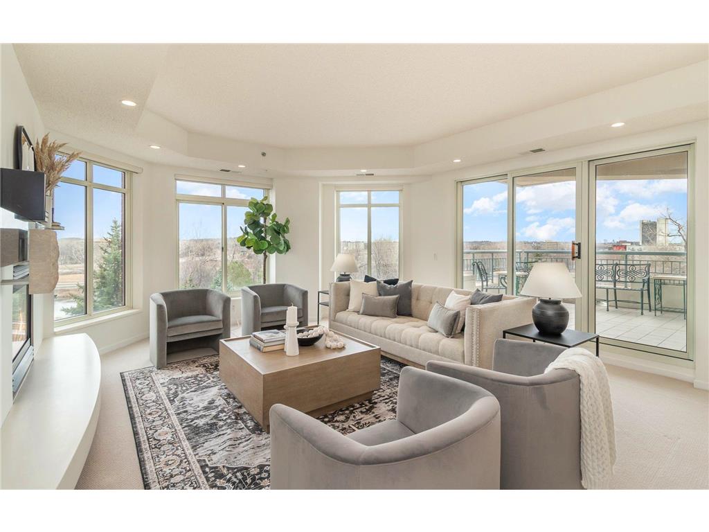 8301 Creekside Circle #360 Bloomington MN 55437 - Nine Mile Creek 6502491 image1