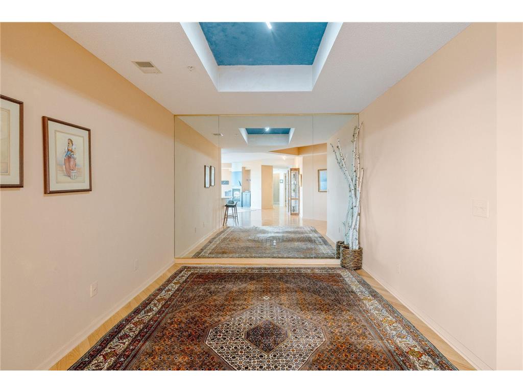 8301 Creekside Circle #560 Bloomington MN 55437 - Normandale 7062426 image10