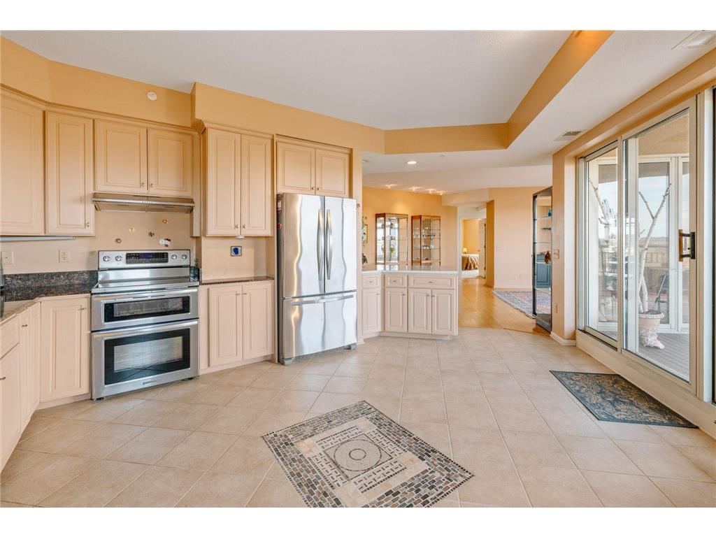 8301 Creekside Circle #560 Bloomington MN 55437 - Normandale 7062426 image11