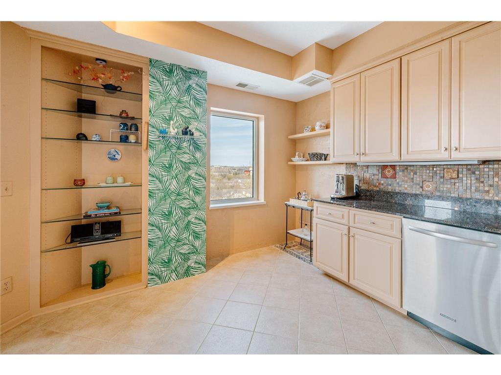 8301 Creekside Circle #560 Bloomington MN 55437 - Normandale 7062426 image13