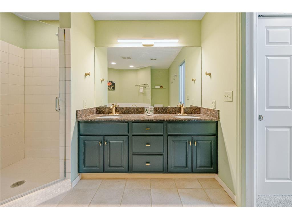 8301 Creekside Circle #560 Bloomington MN 55437 - Normandale 7062426 image20