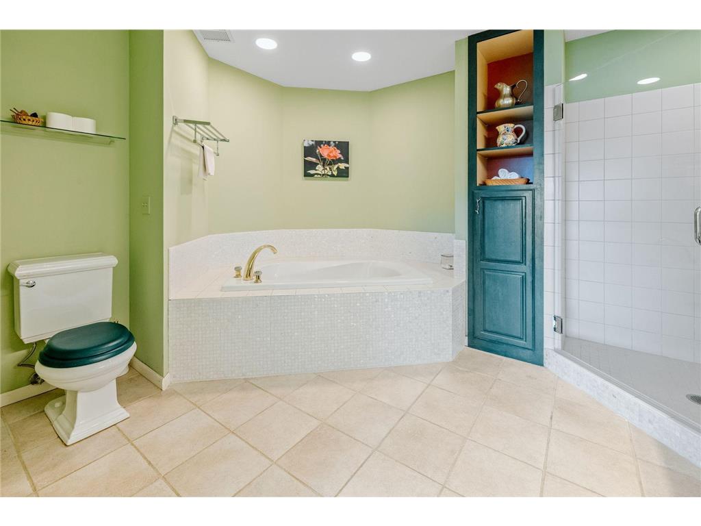 8301 Creekside Circle #560 Bloomington MN 55437 - Normandale 7062426 image22