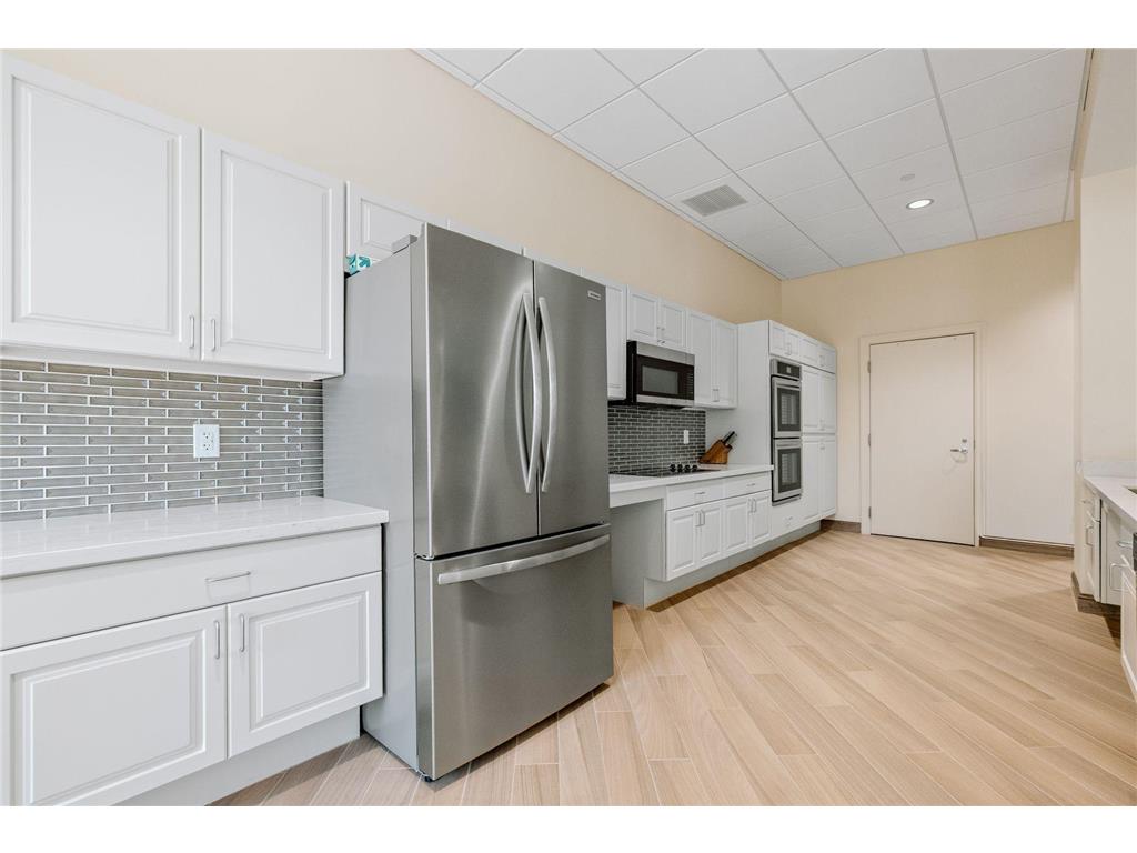 8301 Creekside Circle #560 Bloomington MN 55437 - Normandale 7062426 image33