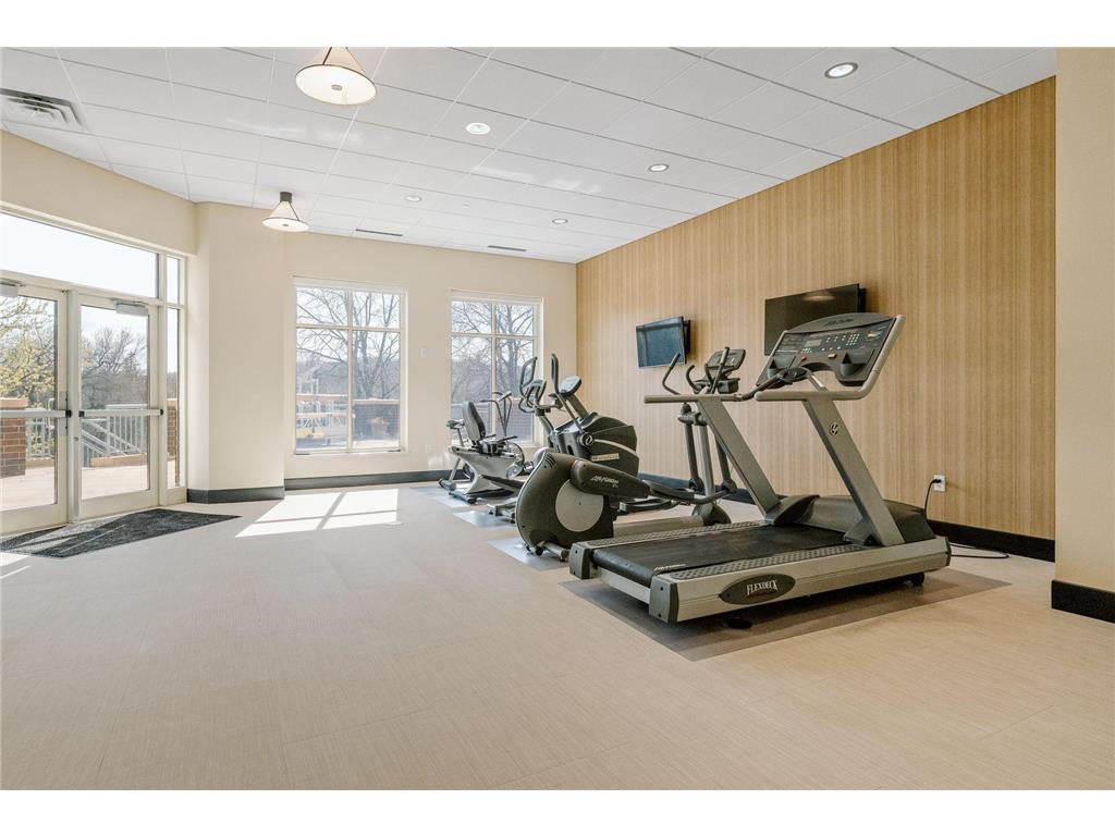 8301 Creekside Circle #560 Bloomington MN 55437 - Normandale 7062426 image34