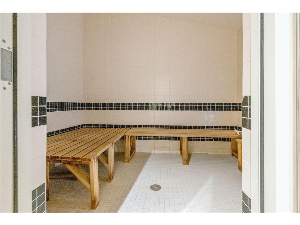 8301 Creekside Circle #560 Bloomington MN 55437 - Normandale 7062426 image36