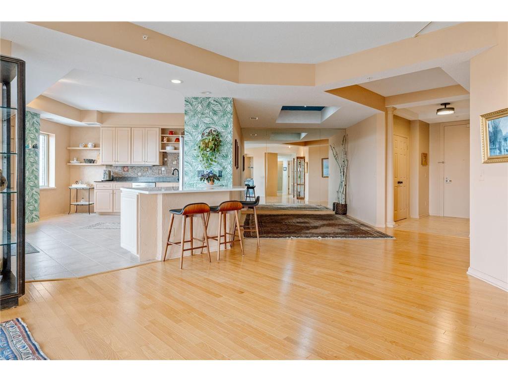 8301 Creekside Circle #560 Bloomington MN 55437 - Normandale 7062426 image9