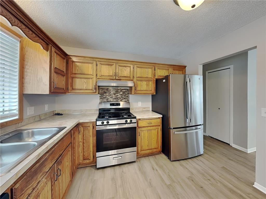 8301 Thomas Avenue N Brooklyn Park MN 55444 7012101 image4