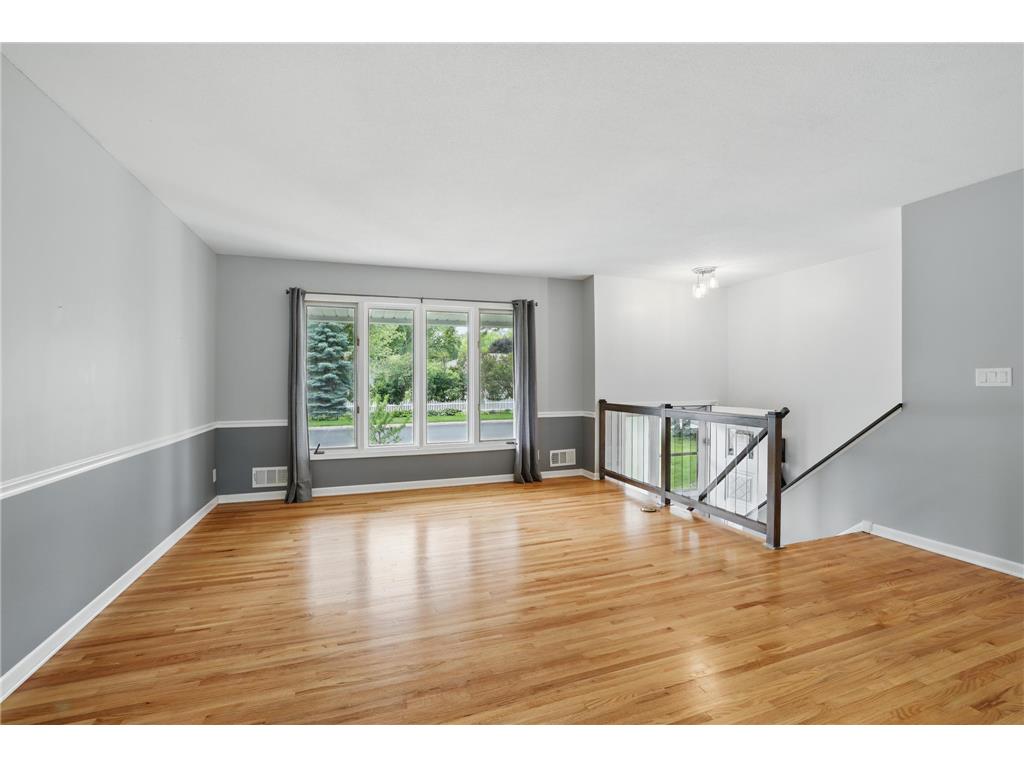 8307 Johnson Avenue S Bloomington MN 55437 - Wanda Miller 6706616 image1