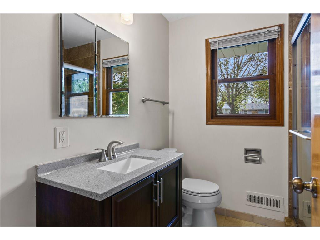 8308 Dupont Avenue S Bloomington MN 55420 7059783 image22