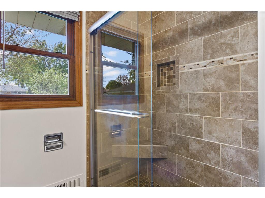 8308 Dupont Avenue S Bloomington MN 55420 7059783 image23
