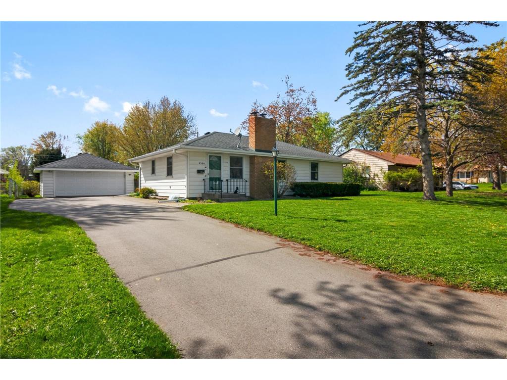 8308 Dupont Avenue S Bloomington MN 55420 7059783 image40