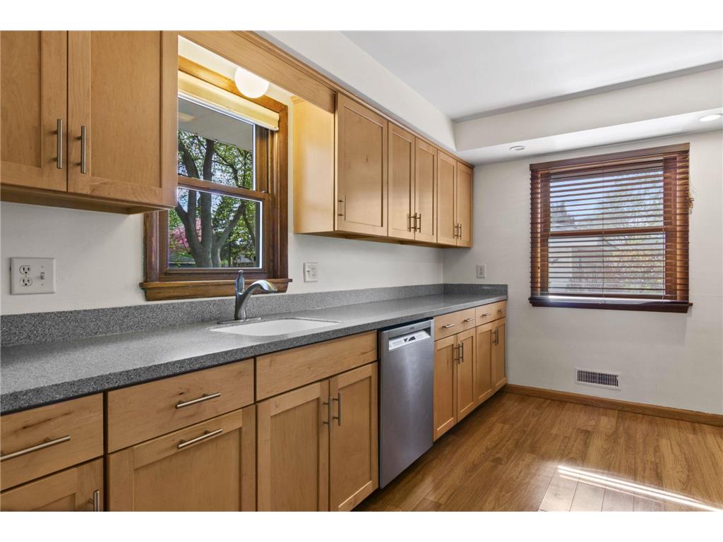 8308 Dupont Avenue S Bloomington MN 55420 7059783 image9
