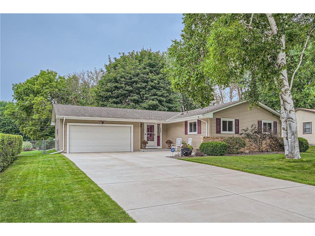 8309 Cherokee Drive N Brooklyn Park MN 55428 6402500 image1