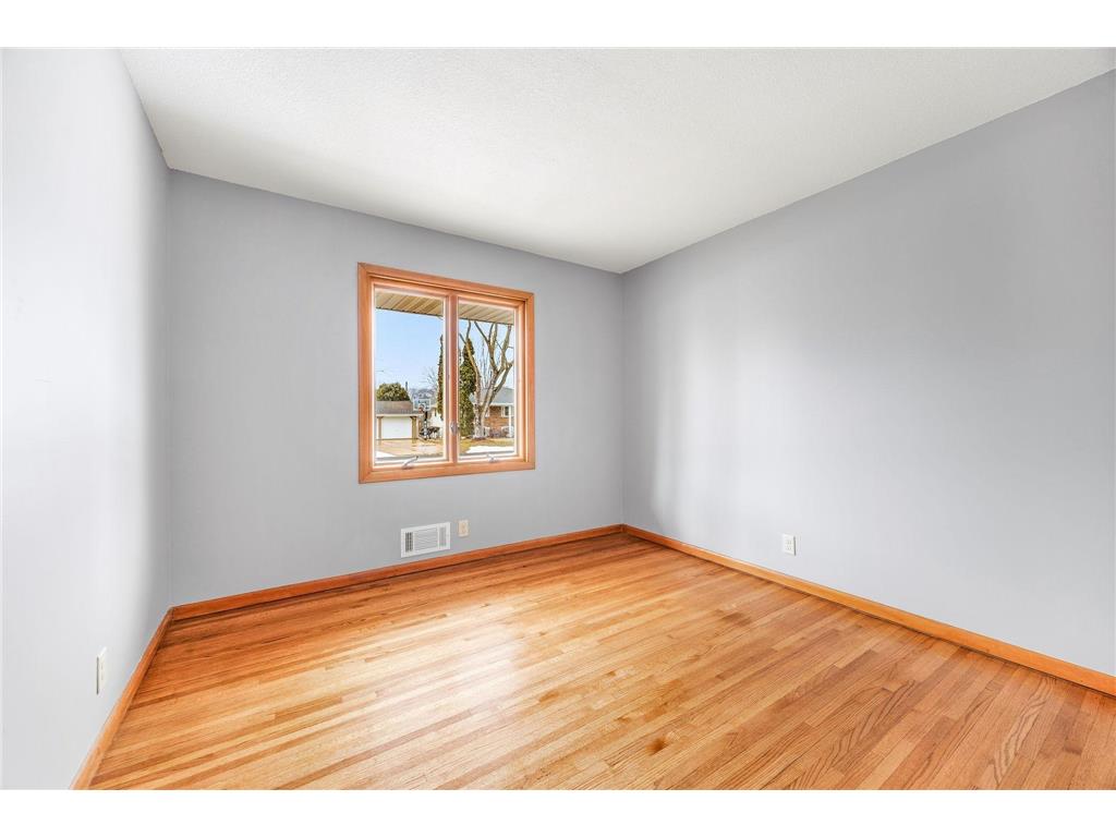 8309 Harrison Road Bloomington MN 55437 7024974 image13