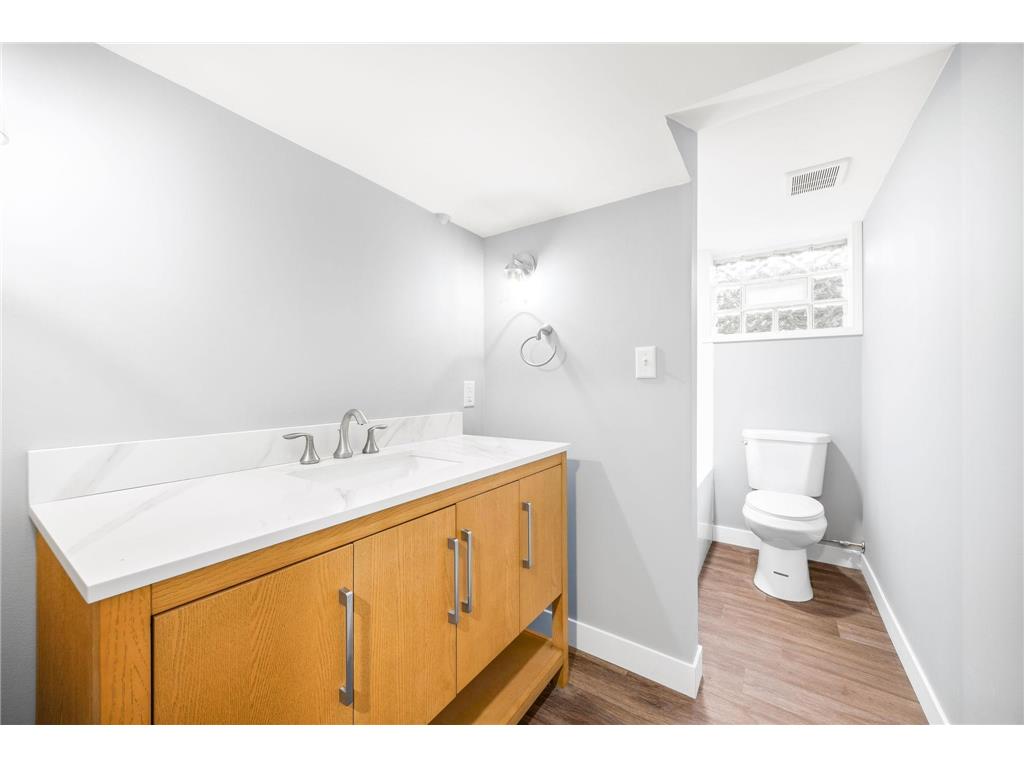 8309 Harrison Road Bloomington MN 55437 7024974 image23