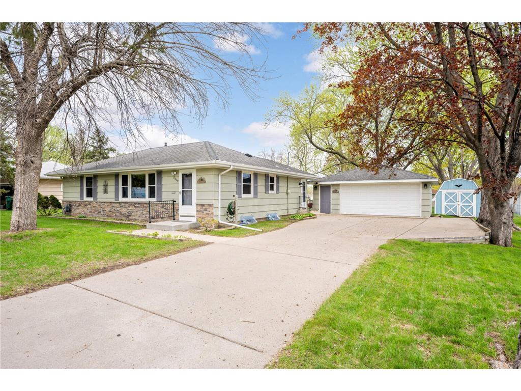 8309 Oakland Avenue S, Bloomington, MN 55420 MLS 6352776 Edina Realty