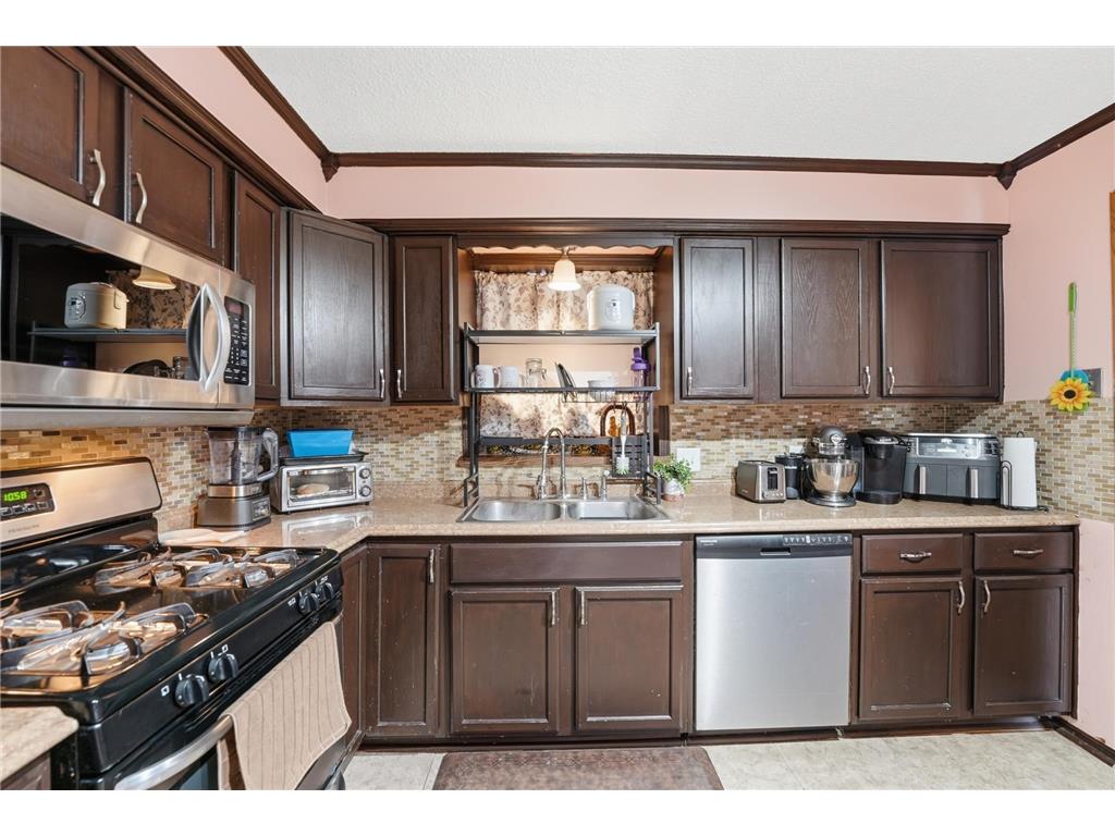 8309 Penn Avenue N Brooklyn Park MN 55444 7042301 image21