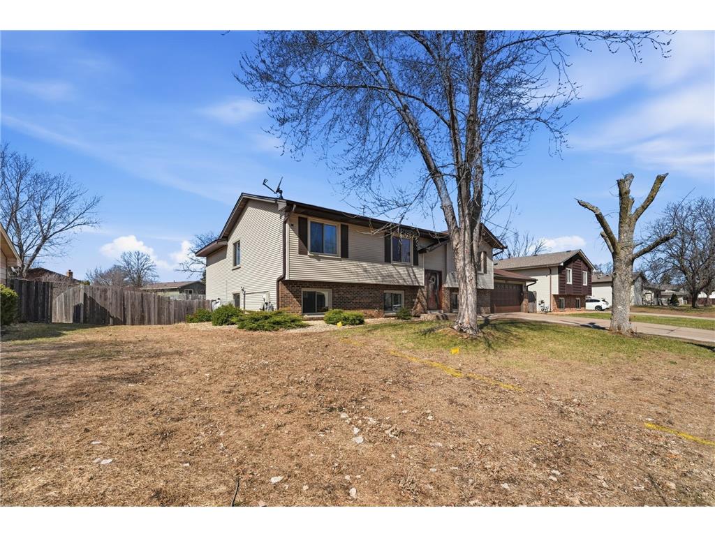 8309 Penn Avenue N Brooklyn Park MN 55444 7042301 image4