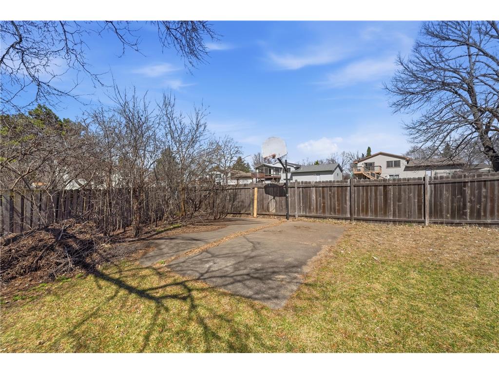 8309 Penn Avenue N Brooklyn Park MN 55444 7042301 image9