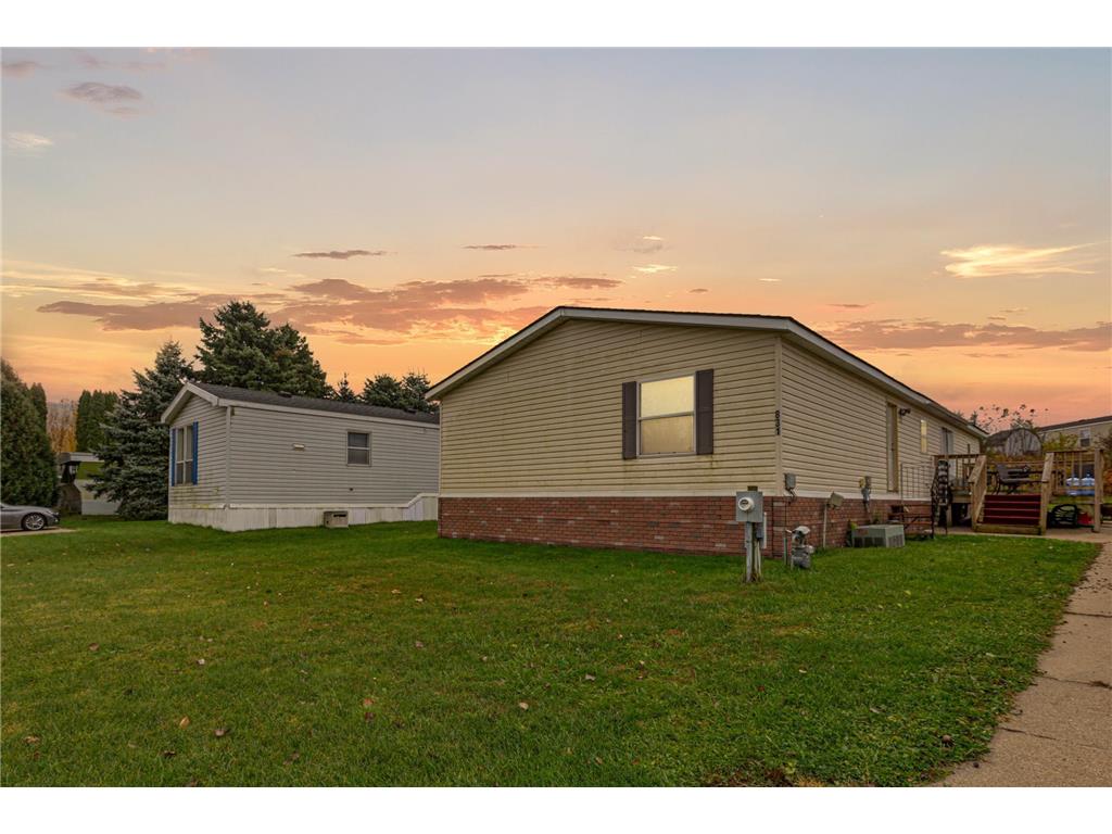 831 30th Street NW Faribault MN 55021 6811611 image1