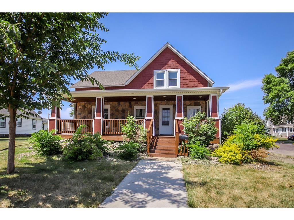 831 Baxter Avenue N, Glencoe, MN, 55336 MLS 6386874 Edina Realty