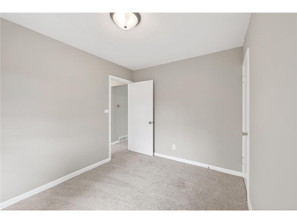 831 Howard Street N Saint Paul MN 55119 7073253 image13